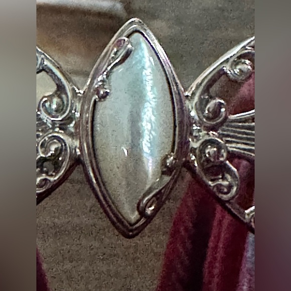 Carolyn Pollack Mother of Pearl Bracelet - Picture 13 of 13